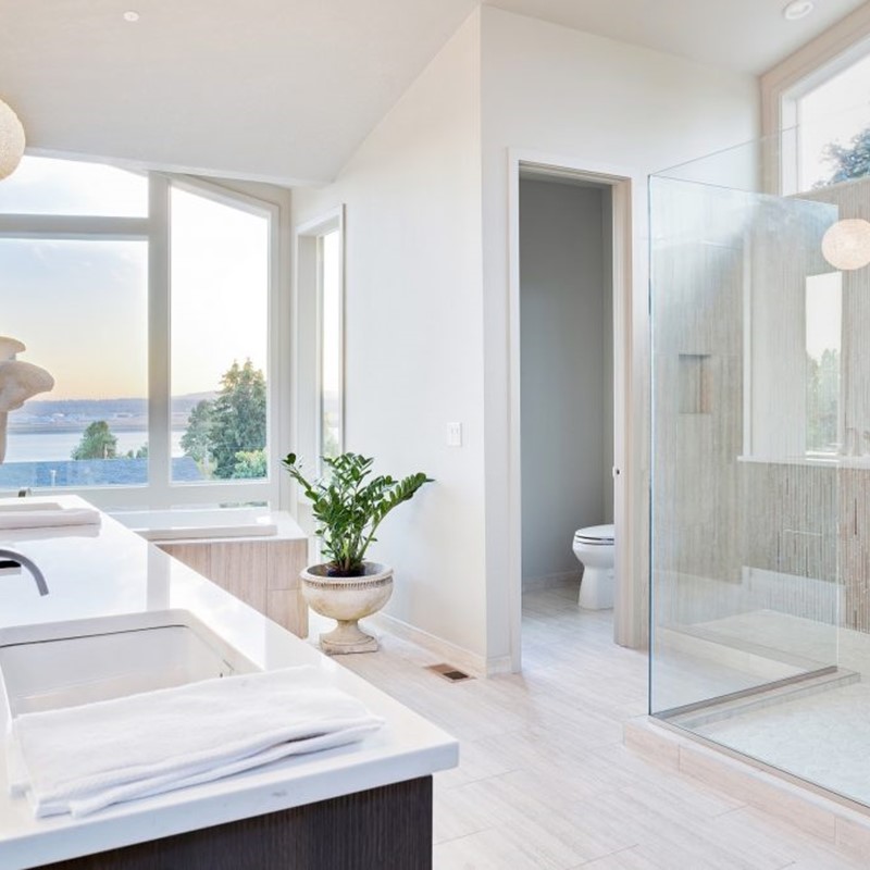 light coloured luxury shower