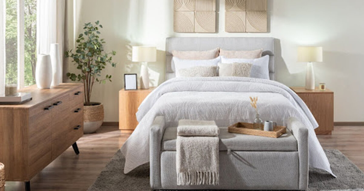 Narrow guest bedroom design